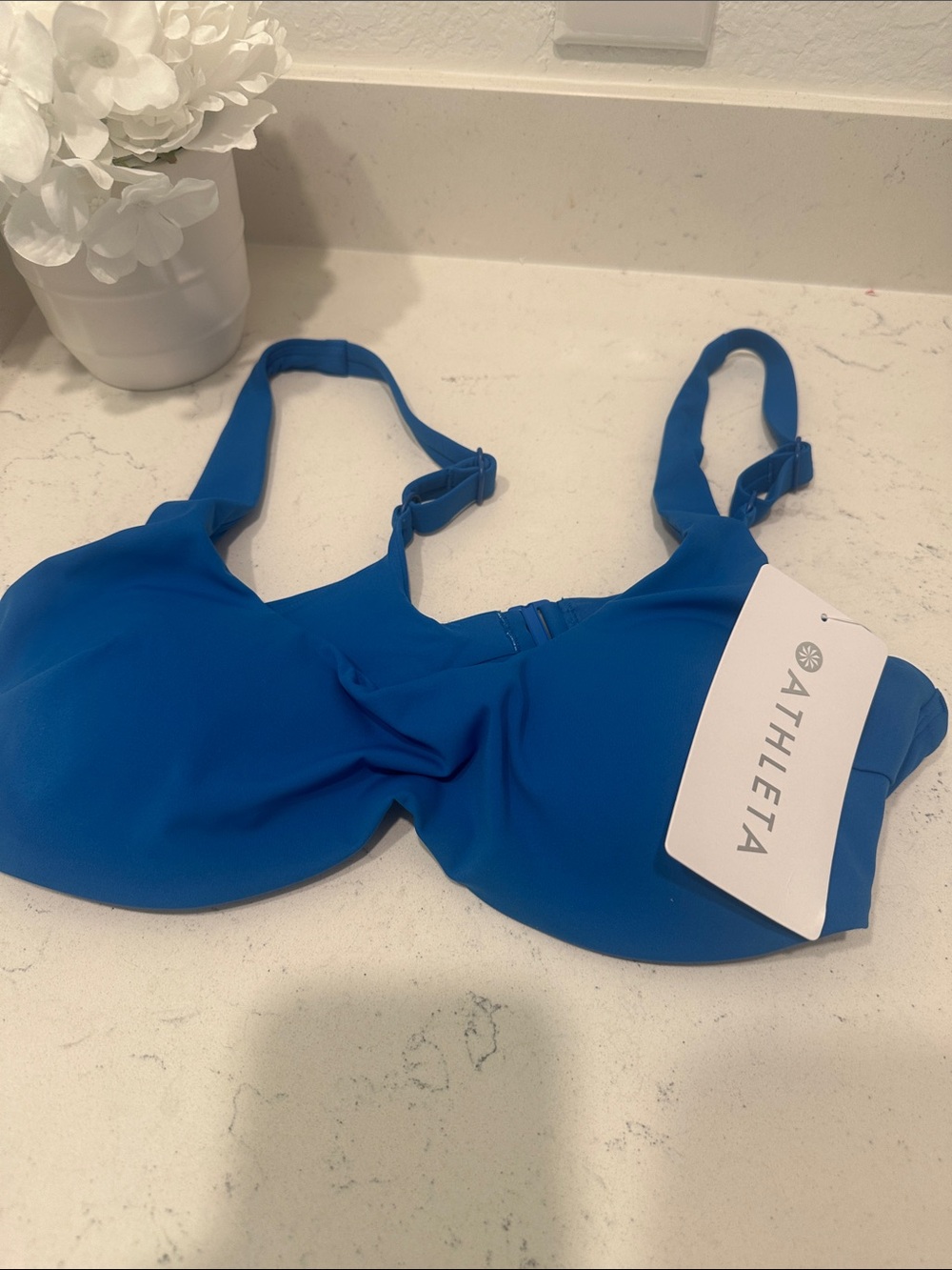 Athleta Bright Blue Seamless Sports uBra with Adjustable Straps Large A-C